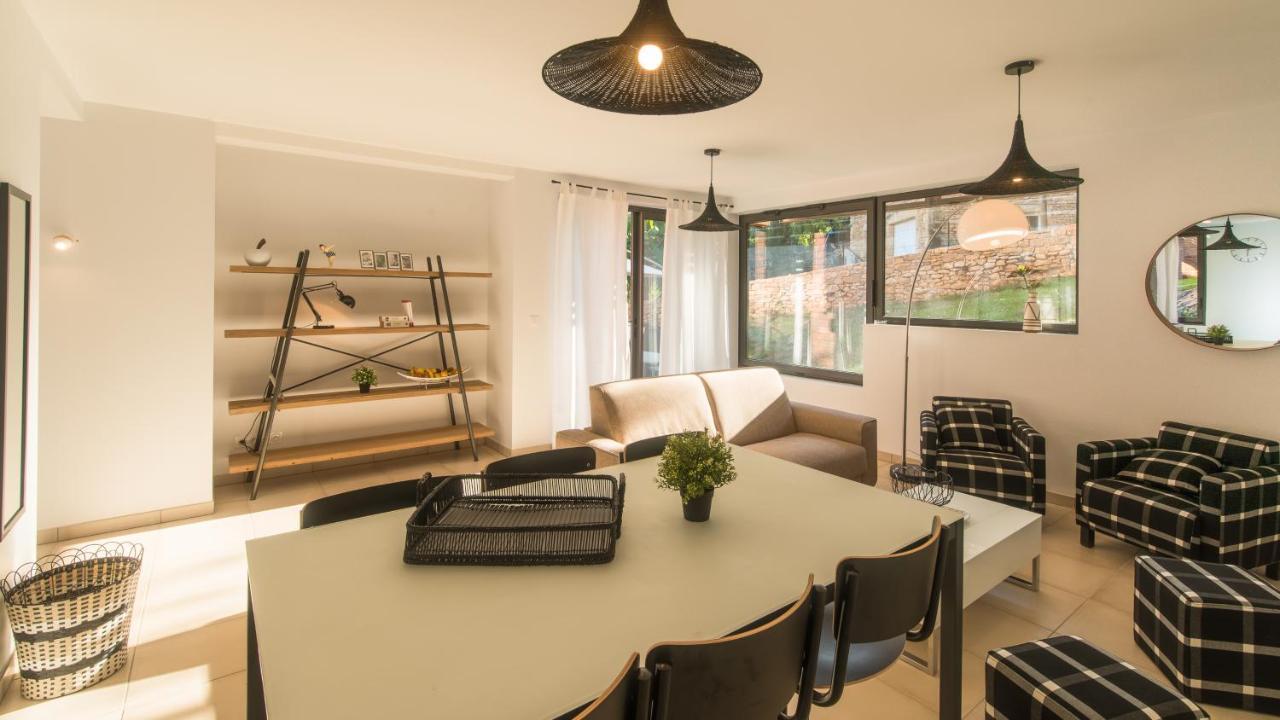 Cote Jardin Avec Jacuzzi Privatif Et Parking Prive Lägenhet Sarlat-la-Canéda Exteriör bild